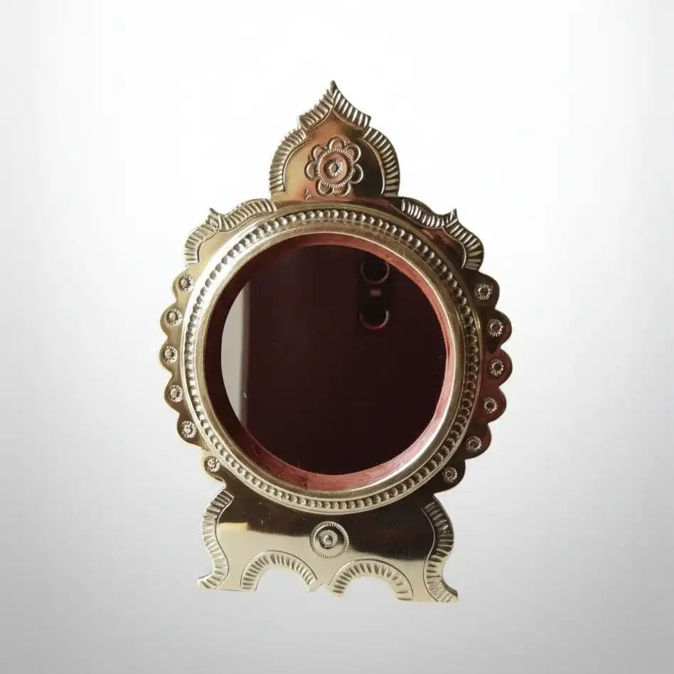 Round Tabletop Aranmula Kannadi