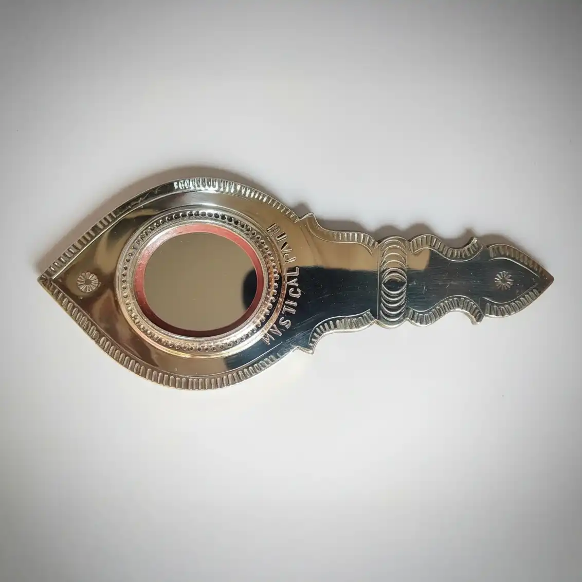 Eye Shape Aranmula Kannadi
